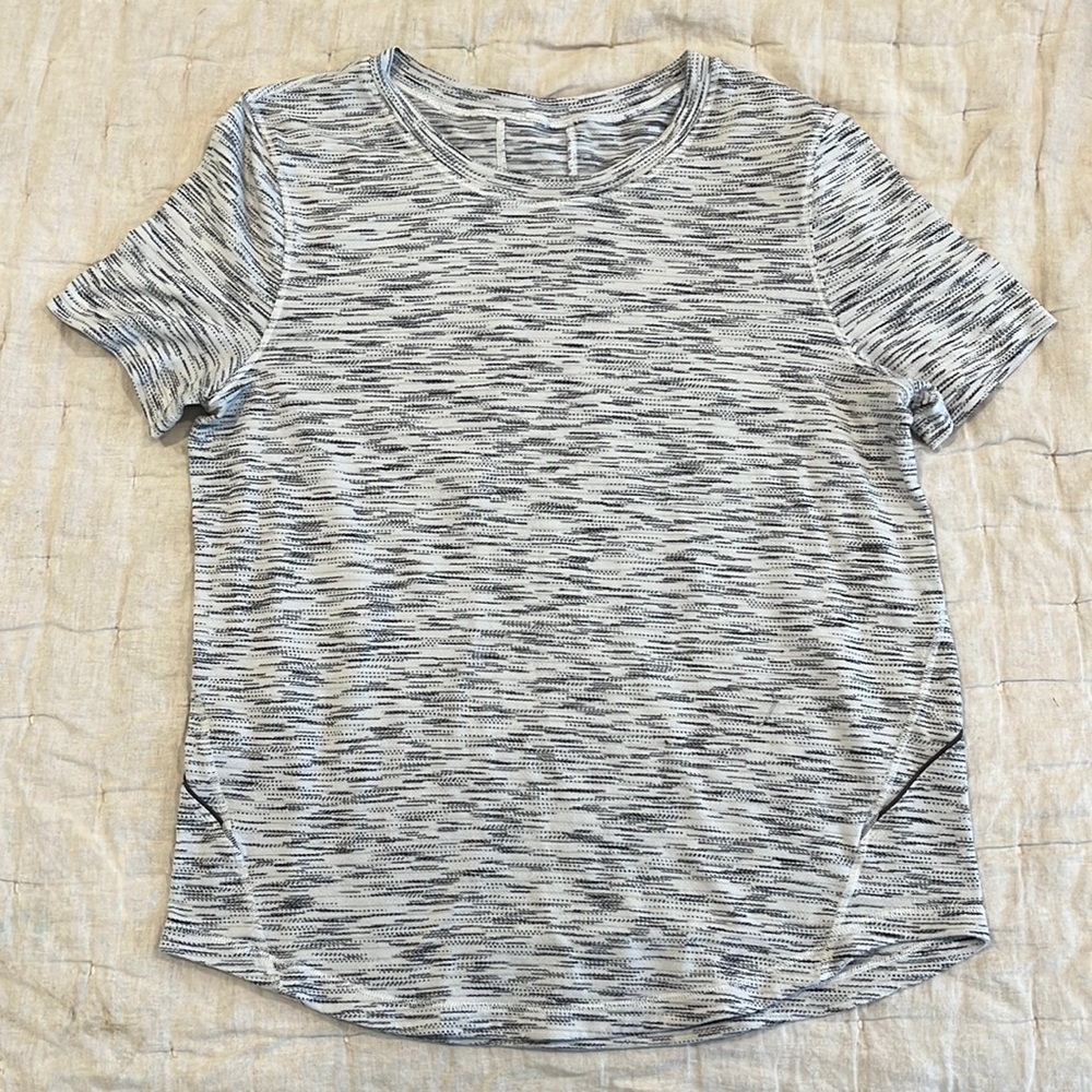 Lululemon Short Sleeve Top Size 6